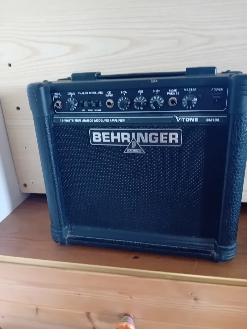 Behringer V-tone GM108 Gitárkombó