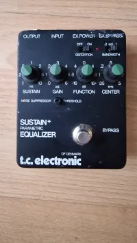 TC Electronic Sustain + Parametric Equalizer TC Electronic Sustain + Parametric Equalizer