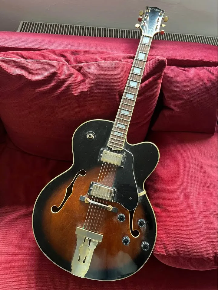 - Koreai L5-stílusú jazzgitár Guitarra jazz