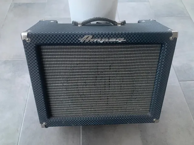 Ampeg SJ12R Guitar combo amp