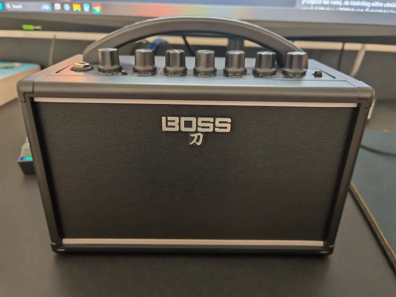 BOSS Katana Mini Modellező gitárerősítő