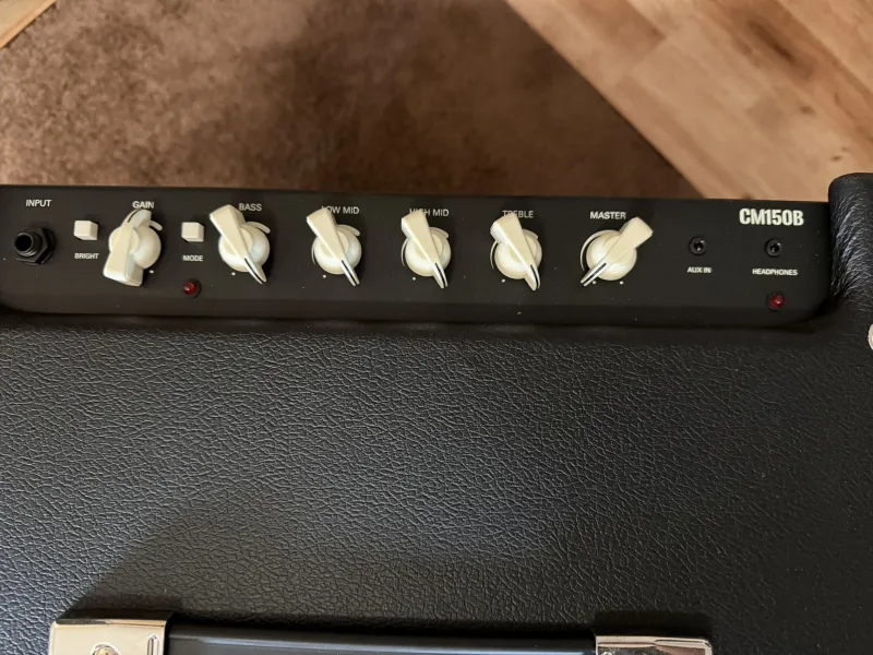 Cort CM150B Basszusgitár kombó