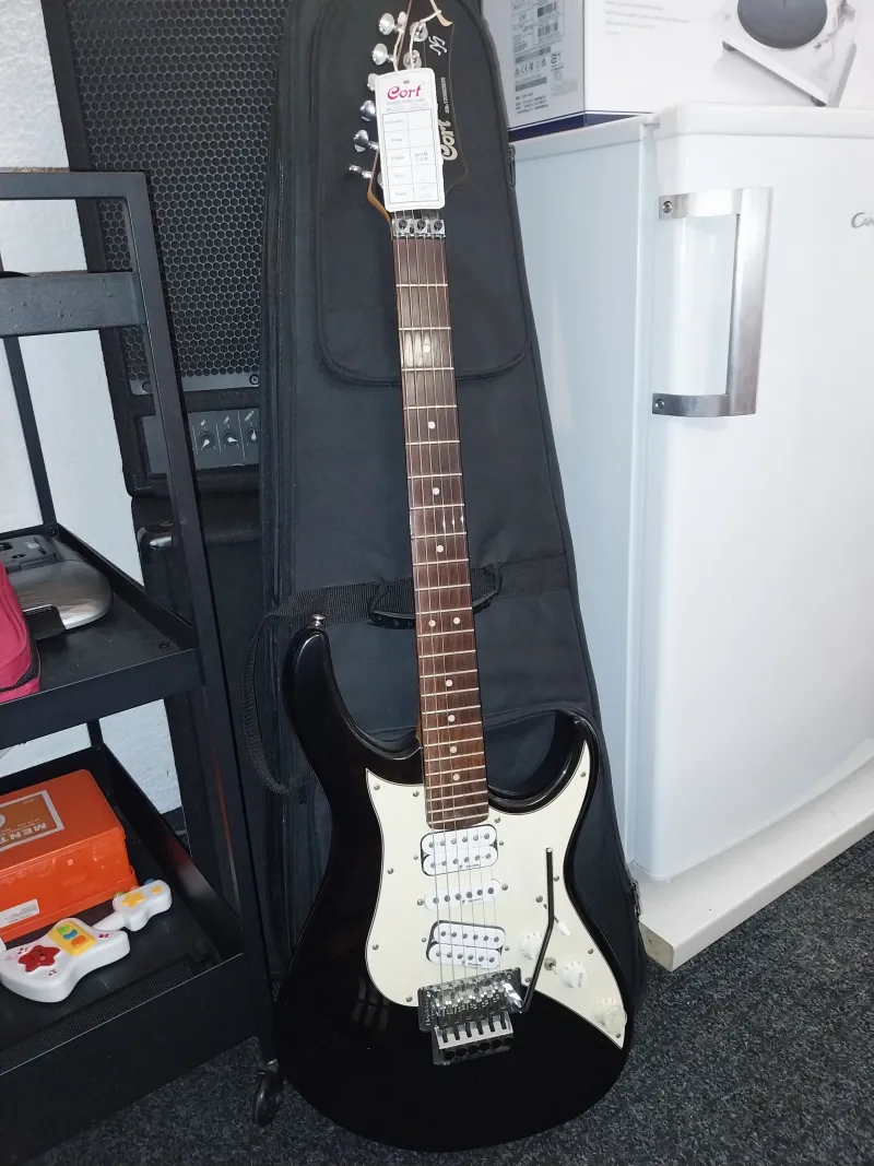 Cort  Elektromos gitár