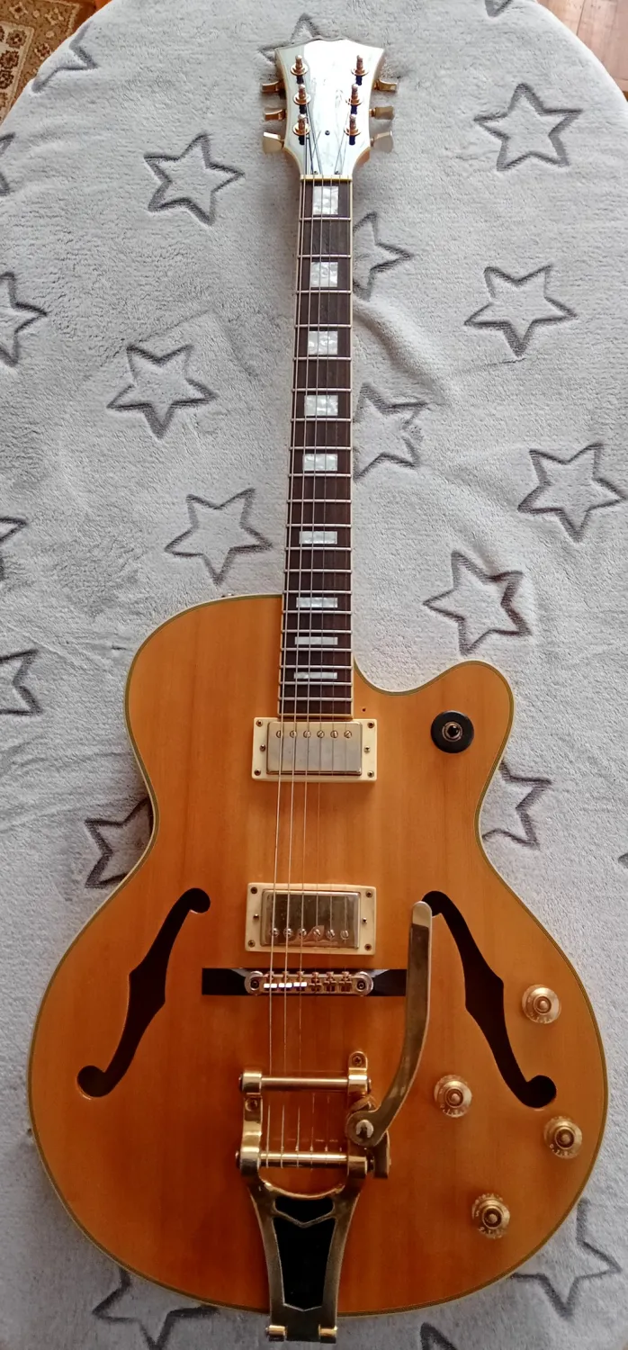 Cort Yorktown Guitarra jazz