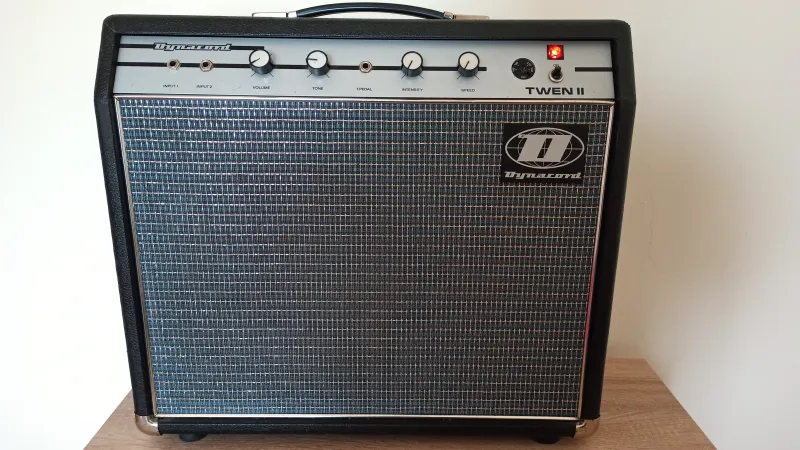 Dynacord Twen II elektrónkové gitarové kombo