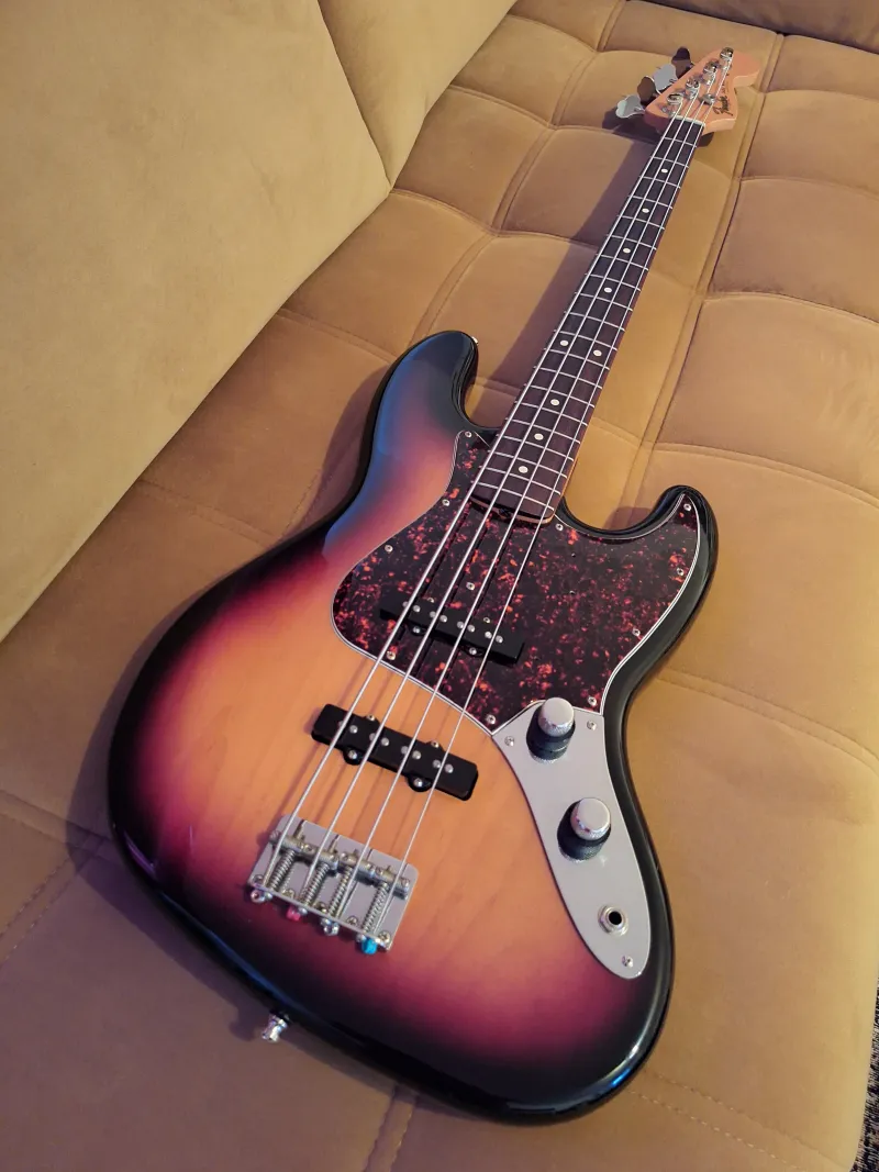 Fender AVRI 62 Jazz Bass Bass Gitarre
