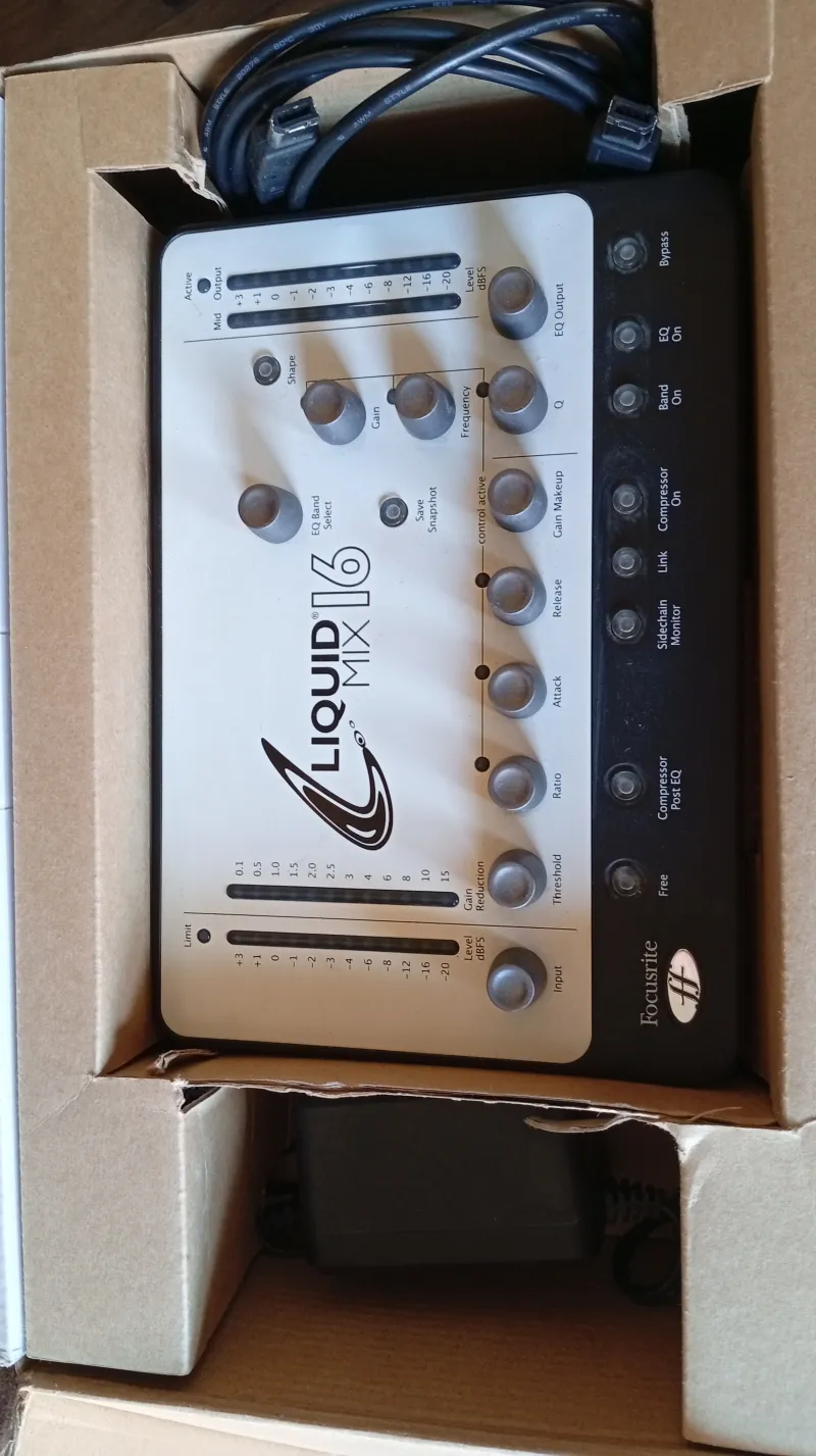 Focusrite Liqud mix 16 Tarjeta de sonido de estudio