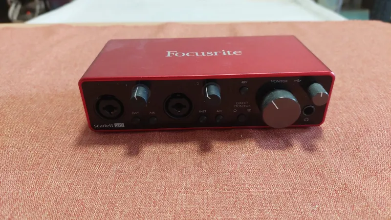 Focusrite Scarlett 2i2 Zvukové rozhranie