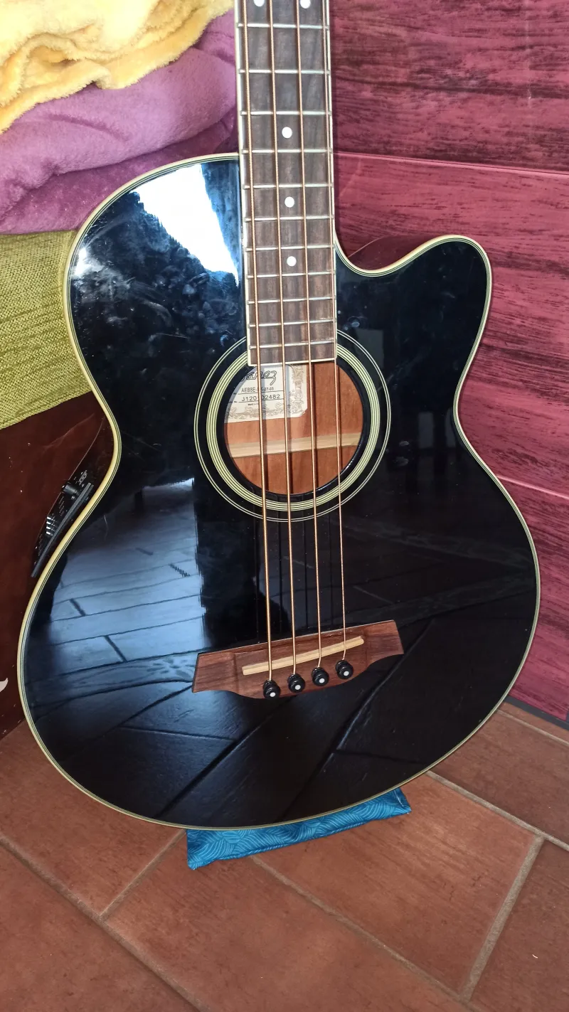 Ibanez AEB8E-BK Akustik-Bass