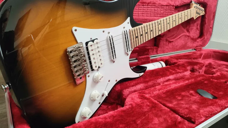 Ibanez Andy Timmons Signature AT100CL-SB Guitarra eléctrica