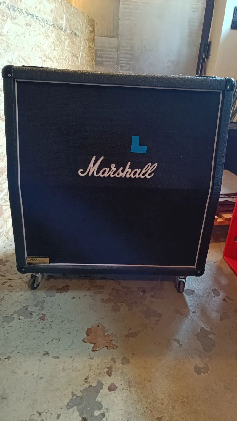 Marshall 1960 AV Gitárláda