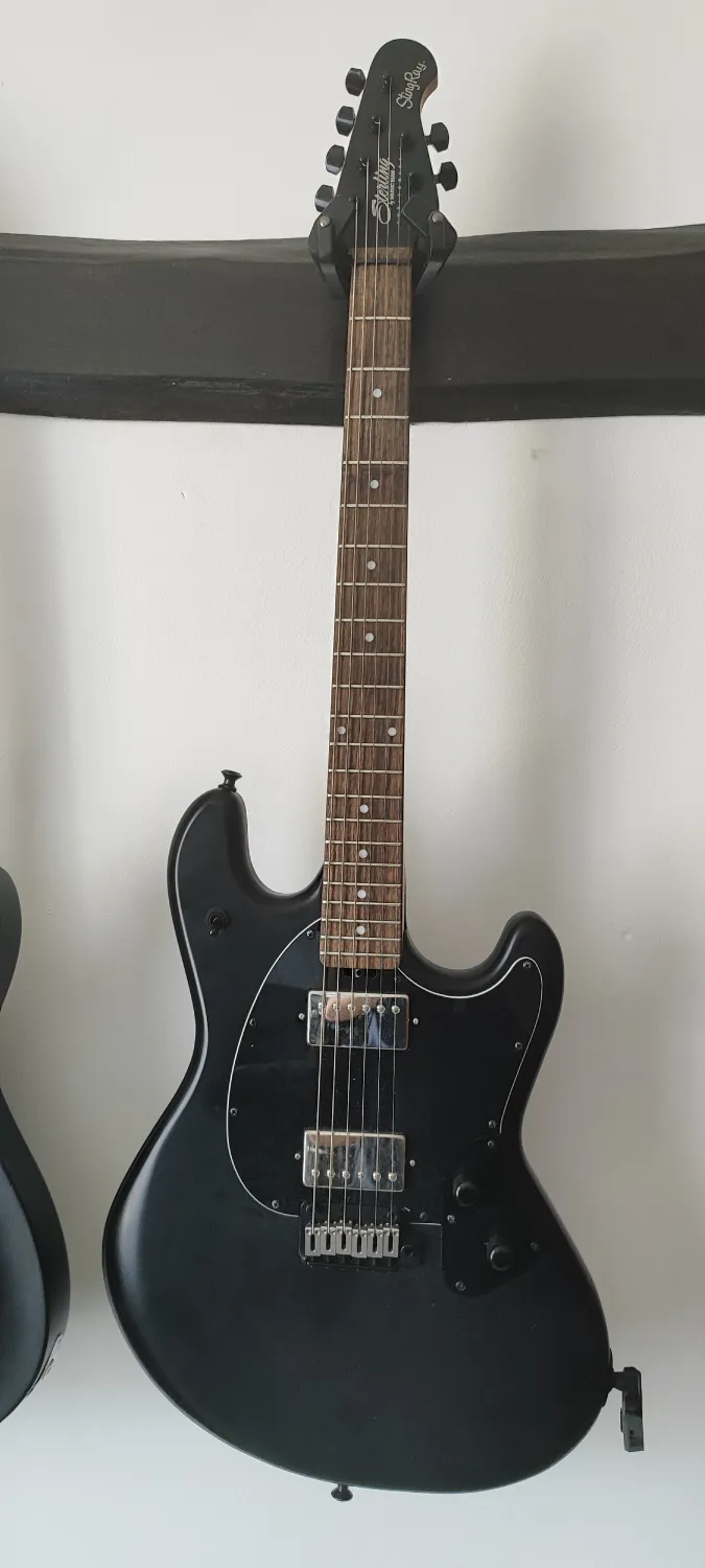 Sterling By MusicMan Stingray SR30 Guitarra eléctrica