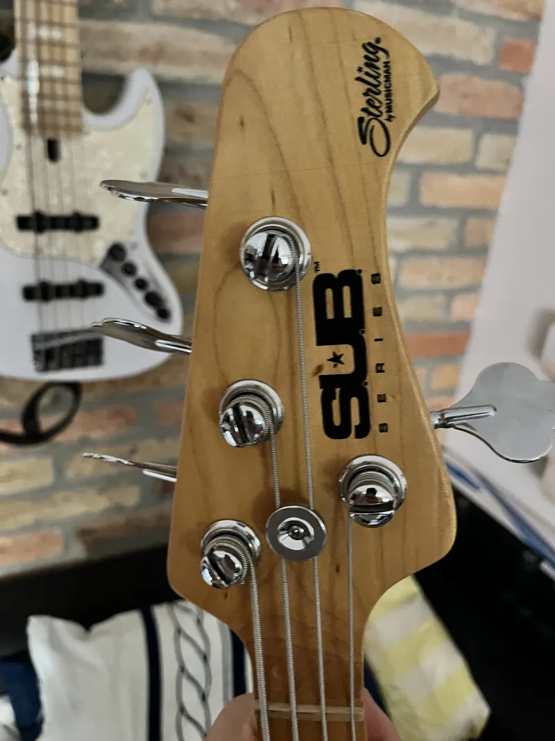 Sterling  Basszusgitár