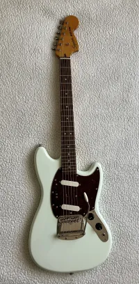 Squier CV 60s Mustang E-Gitarre [Day before yesterday, 5:13 pm]