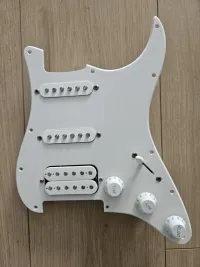 Squier Stratocaster Bullet 2020 Made in Indonesia Squier Stratocaster Bullet 2020 Made in Indonesia