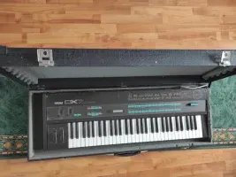 YAMAHA DX7 YAMAHA DX7