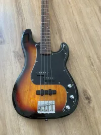 Squier Precison Vintage Modified Bass Gitarre - Nemes Terenyei Dezső [Today, 1:25 pm]