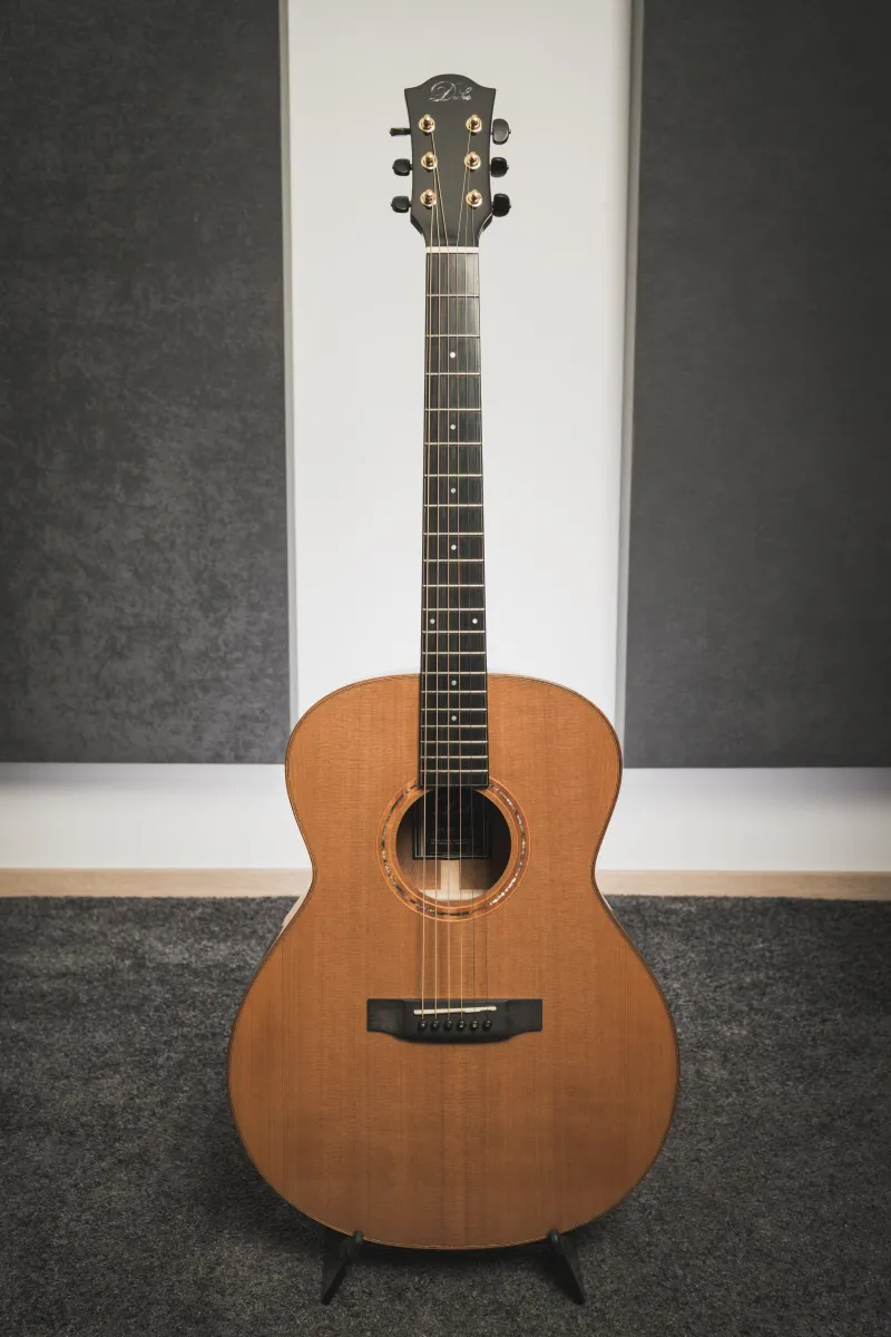 - DUKE GA-MC-SOLID Guitarra acústica