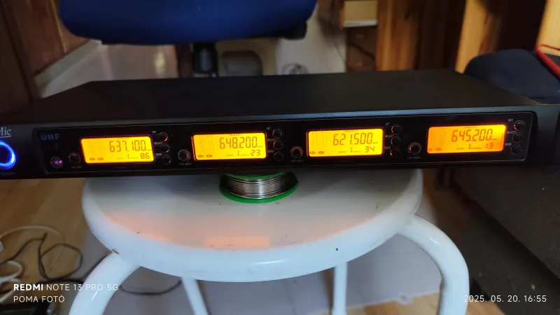 - STAGE UHF Wireless Monitoring System