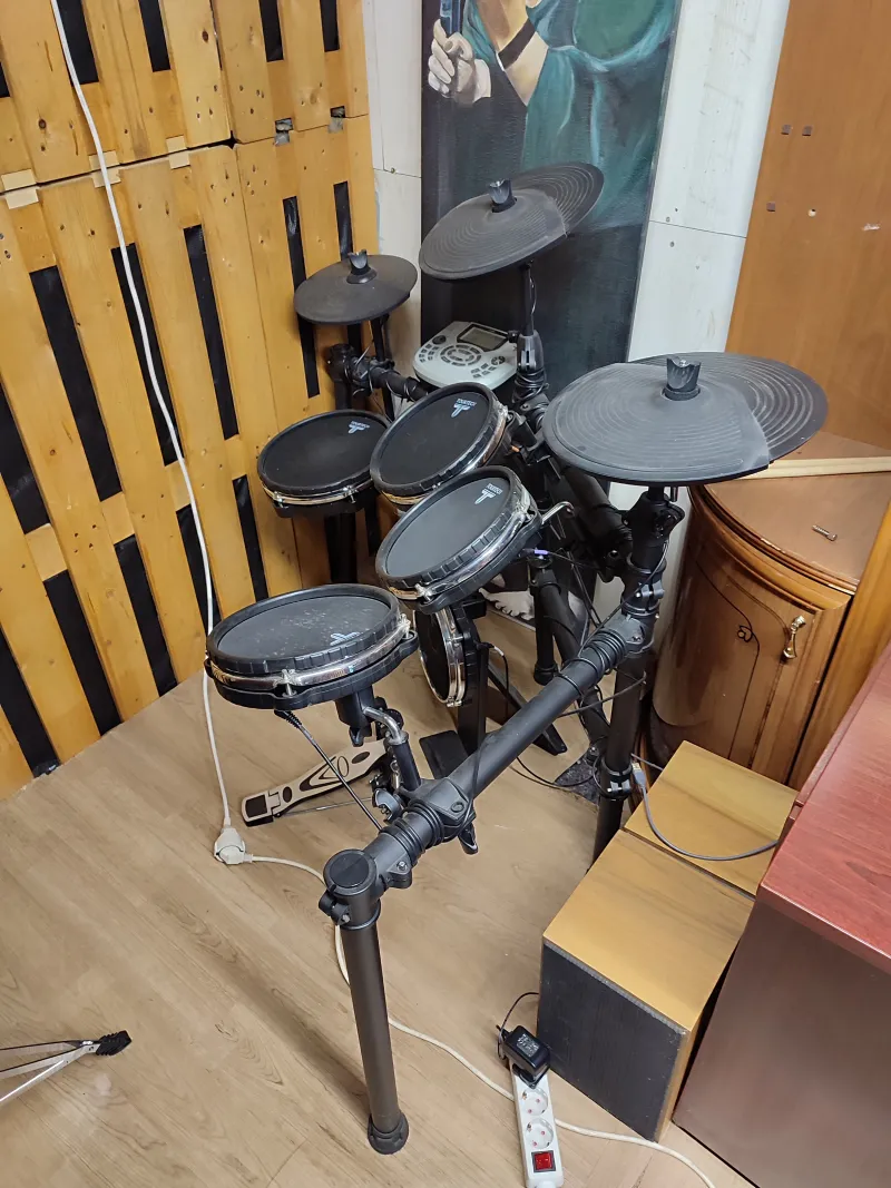 - Tourtech TT-22M Electric drum