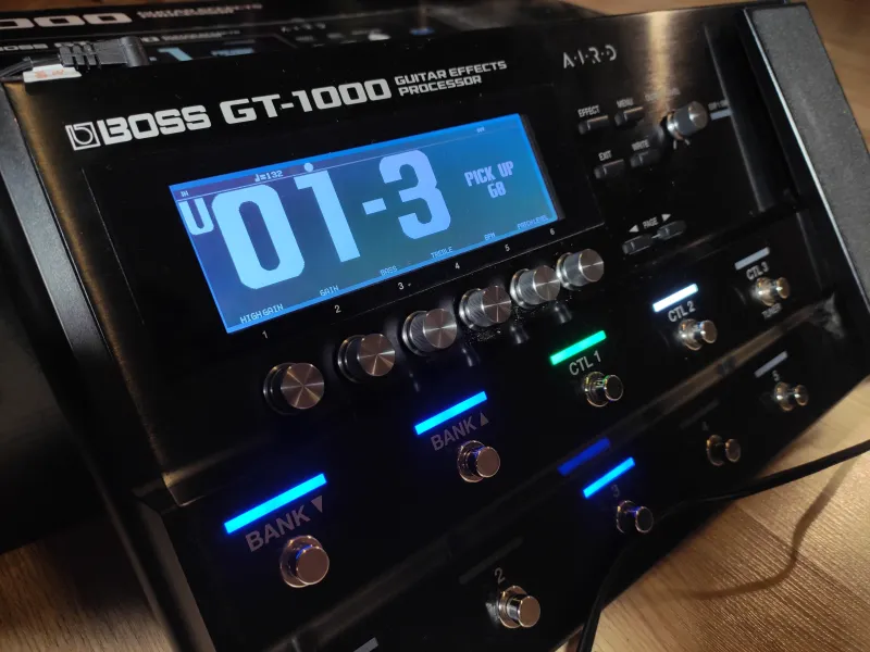 BOSS GT 1000 Multiefectos