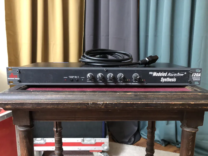 DBX 120A Subharmonic Synthesizer Effect processor