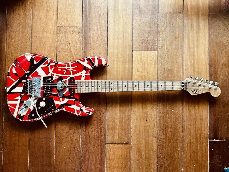 EVH Frankie Striped E-Gitarre
