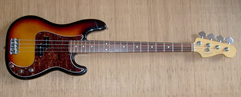 Fender American Series Precison Bass Basgitara