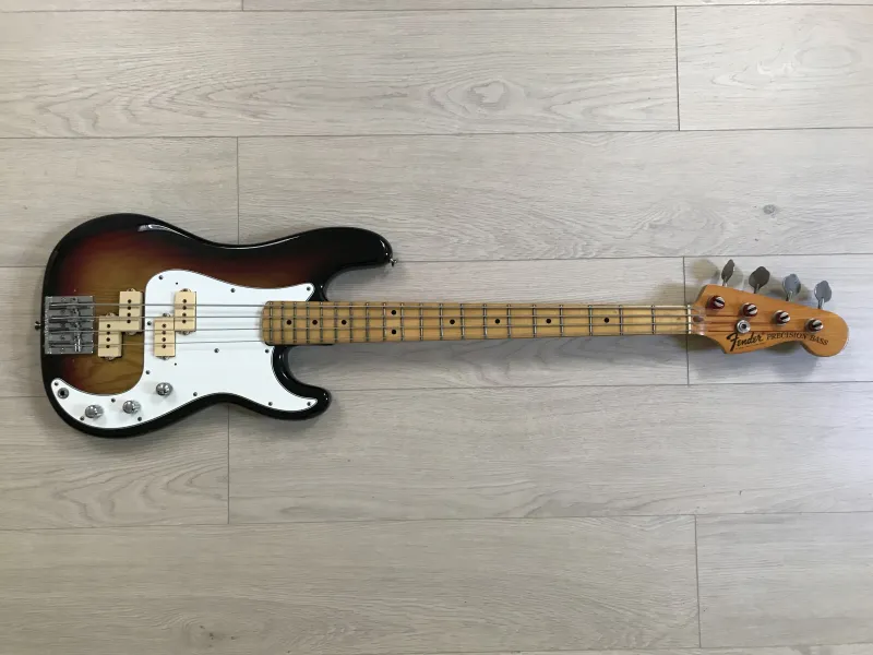 Fender Precision Bass Bass Gitarre