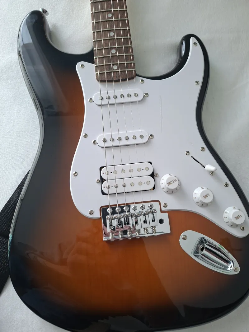 Fender Squier  Stratocaster HSS  Brown Sunburst Elektrická gitara