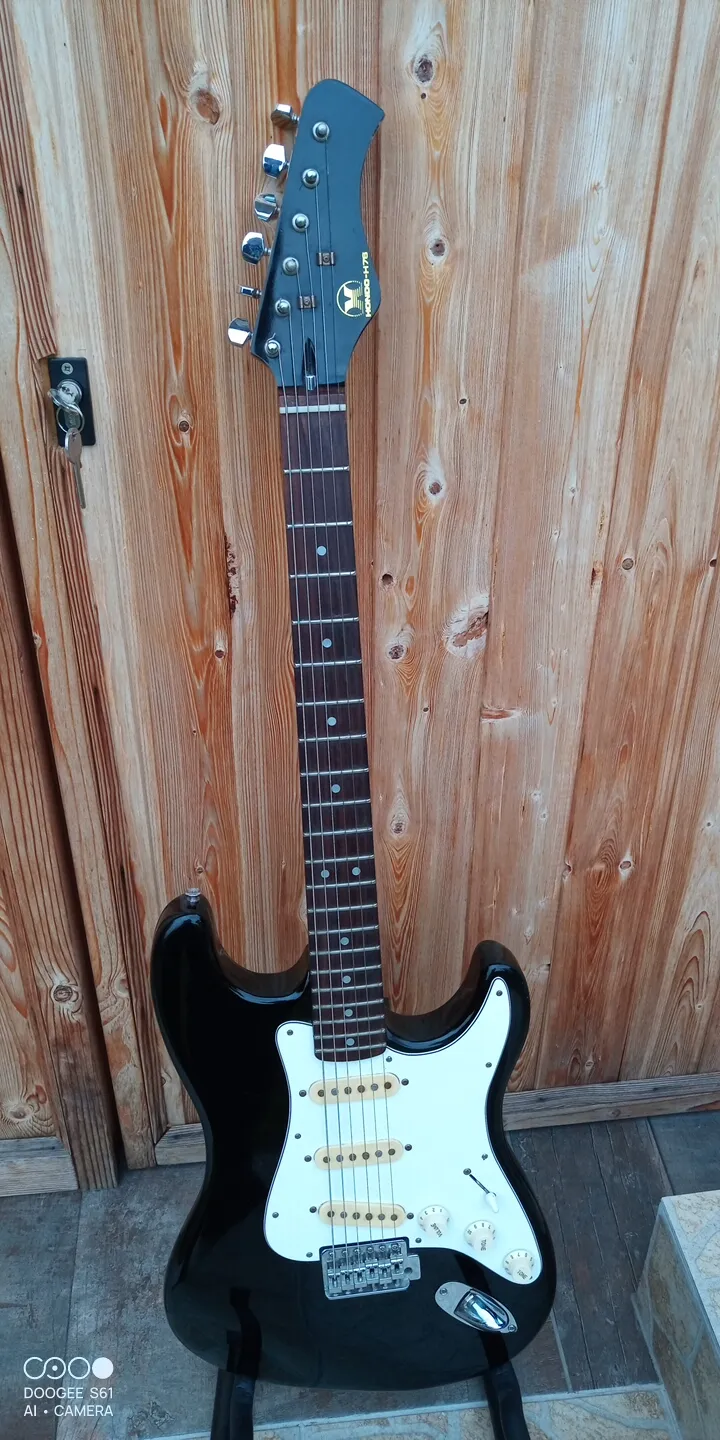Hondo H-76 Stratocaster Elektrická gitara