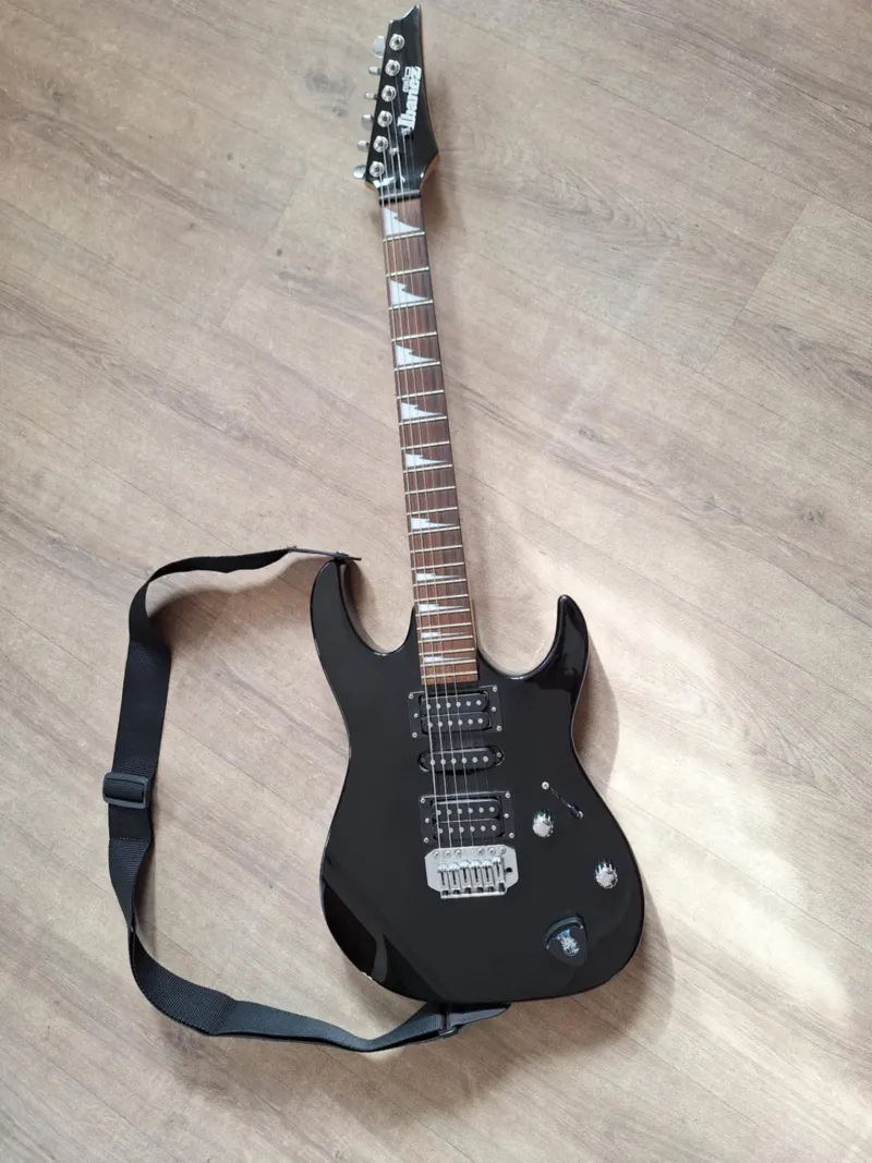 Ibanez Gio Guitarra solista