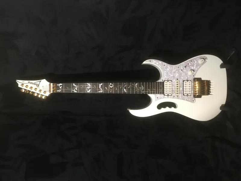 Ibanez Jem7vWh Electric guitar