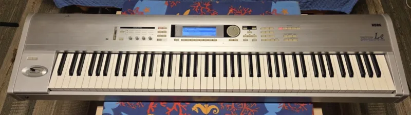 Korg TRITON Le 88 Synthesizer