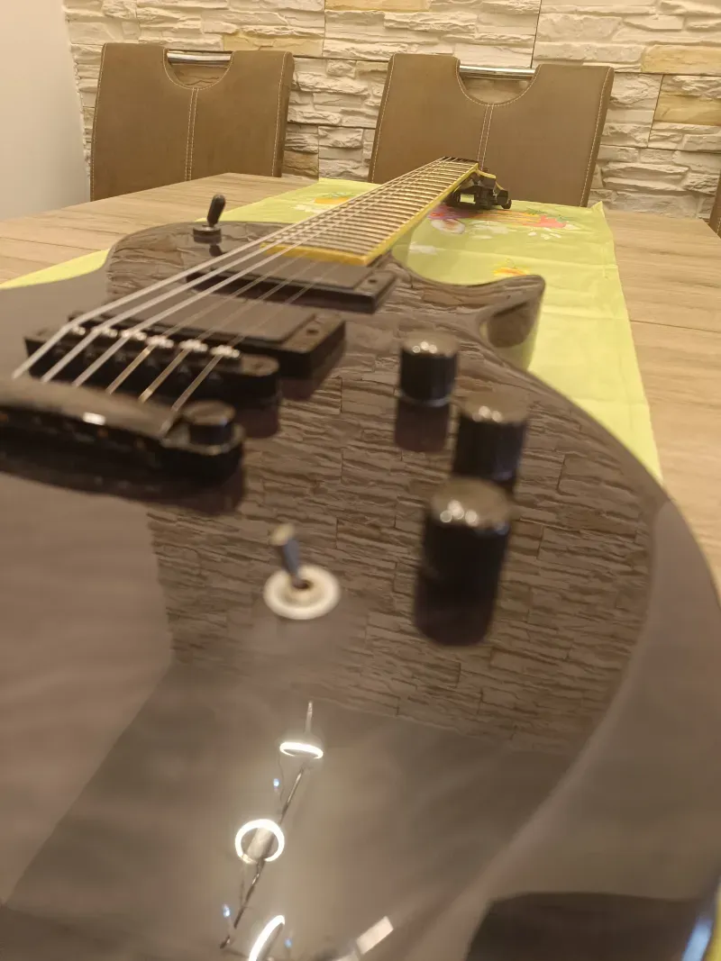 LTD EC-200 QM  EMG 81X-60 Elektromos gitár