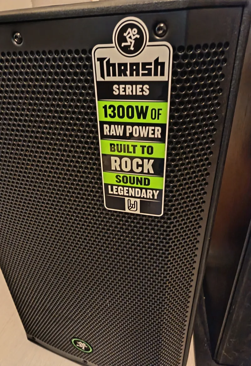 Mackie Thrash 215 Aktív hangfal