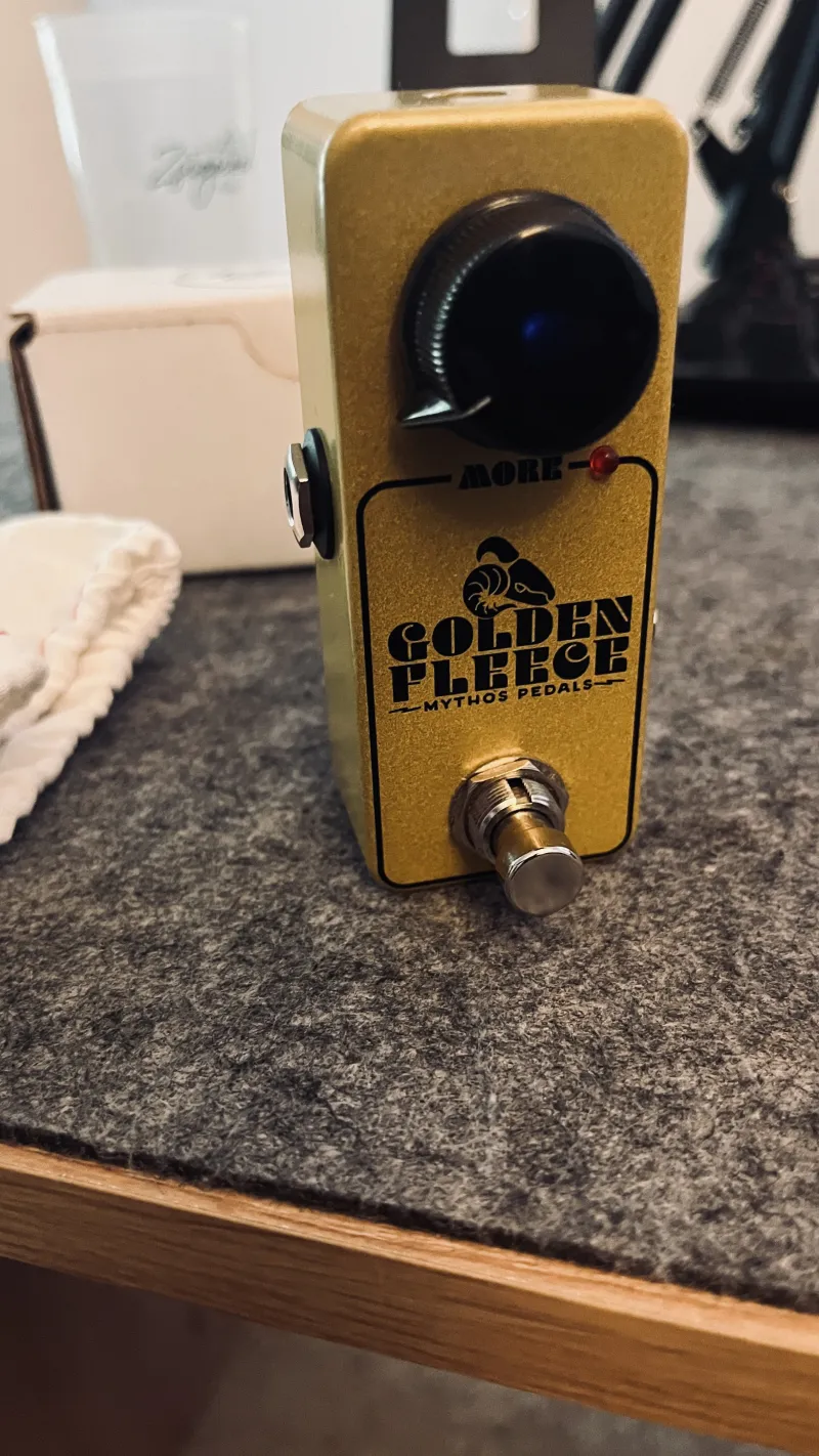 Mythos Pedals Golden Fleece Fuzz Fuzz