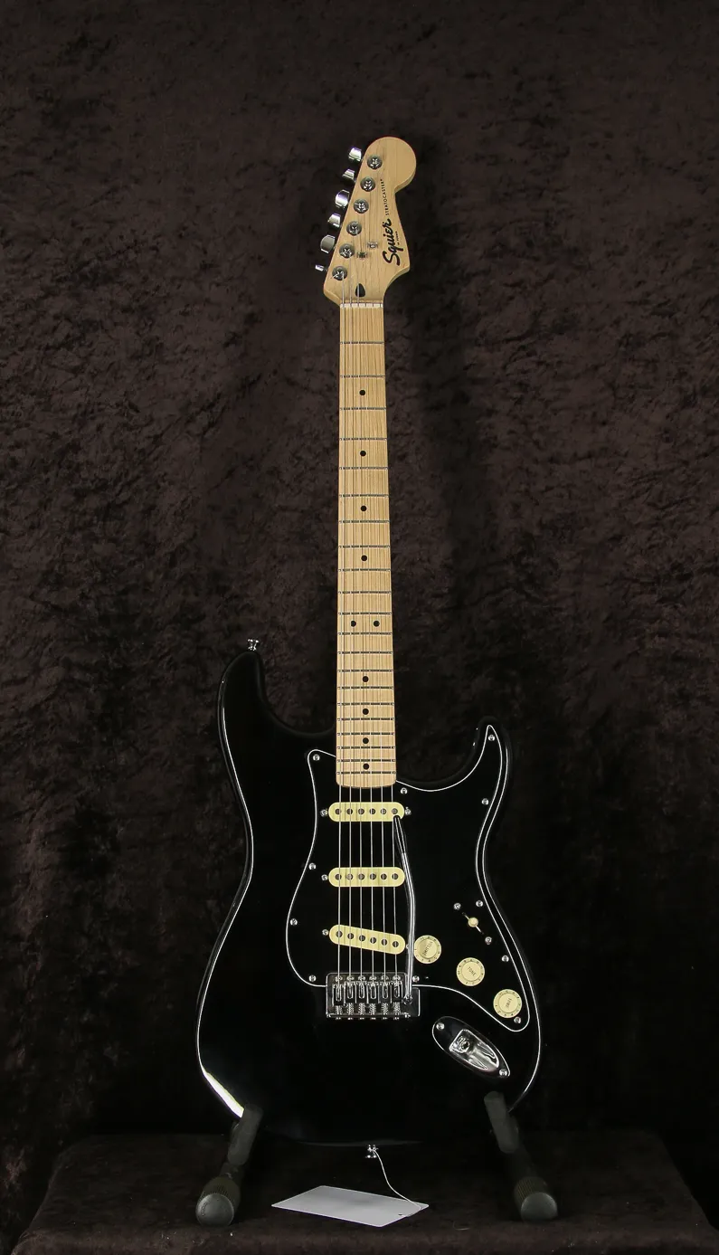Squier Sonic HSS Stratocaster Elektrická gitara