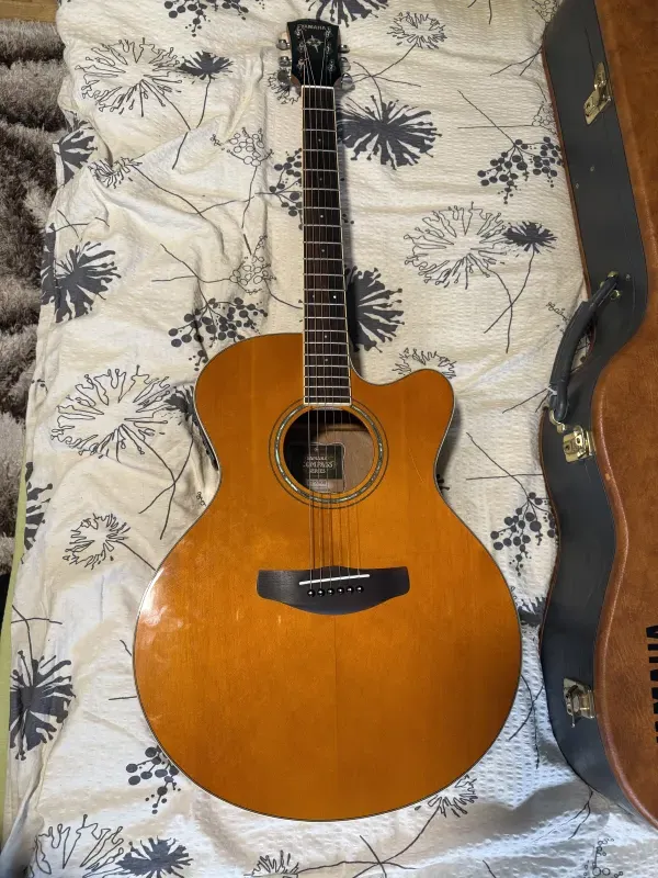 YAMAHA Cpx Elektro-Akkustik Guitarre