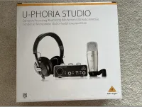 Behringer U-phoria Studio Behringer U-phoria Studio