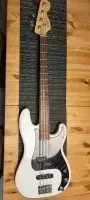 Squier Fender Bass guitar - Bonnay Victor [Today, 5:27 pm]
