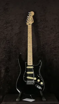 Squier Sonic HSS Stratocaster Squier Sonic HSS Stratocaster
