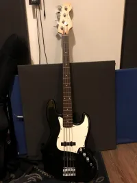 Squier Standard Jazz Bass Squier Standard Jazz Bass