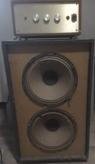 -  Gitárláda