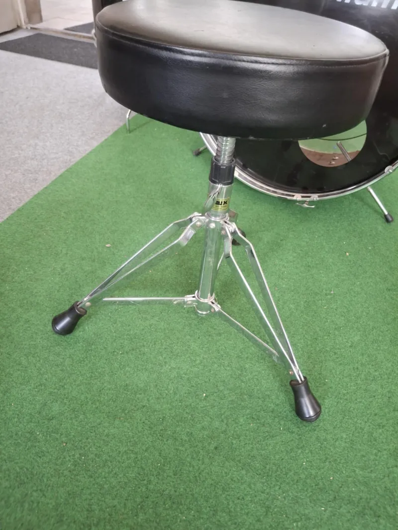 Basix  Drum chair