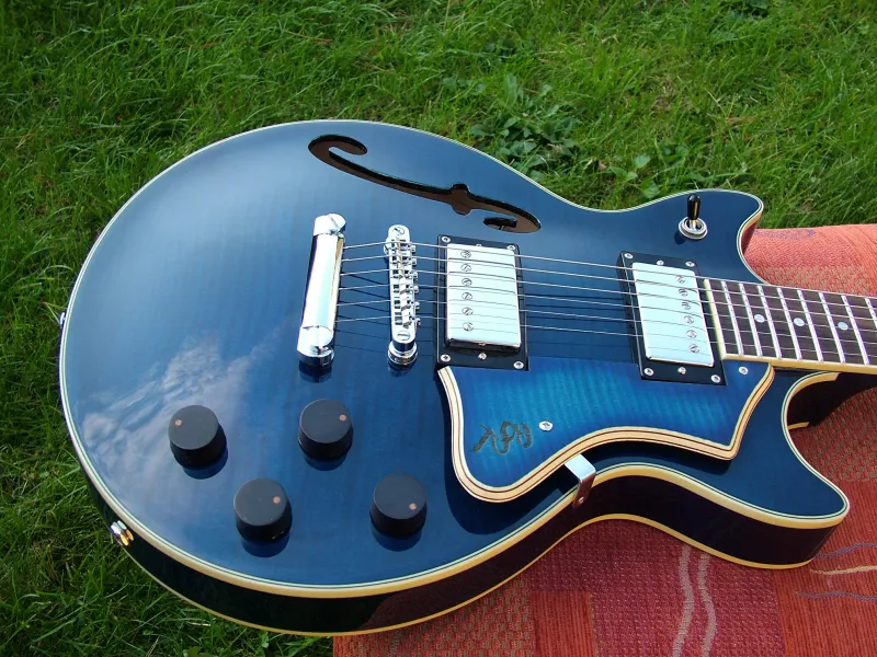 Baton Rouge Semi Hollow Body Elektrická gitara