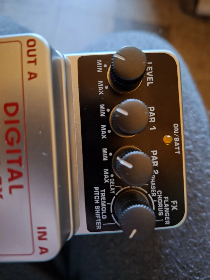 Behringer FX600 Multi Effekt pedál