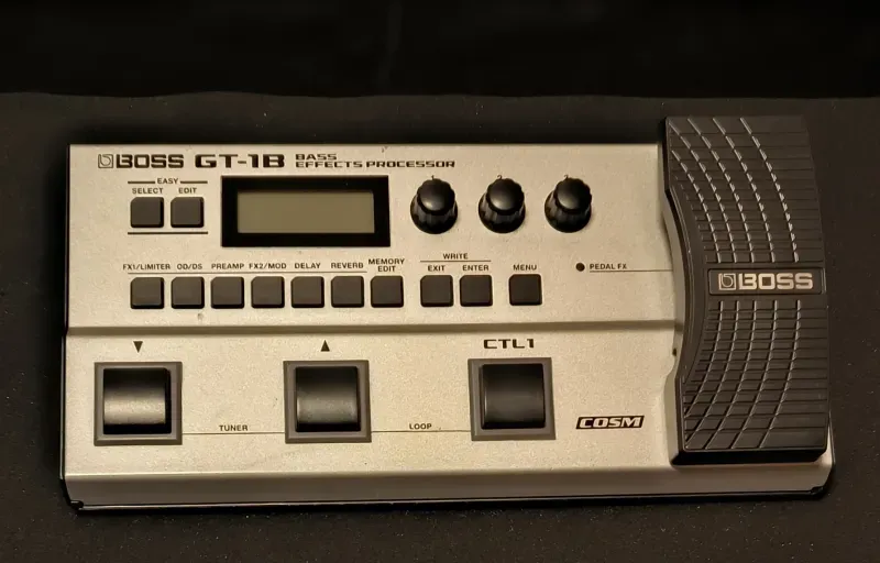 BOSS GT-1B Basszusgitár multieffekt