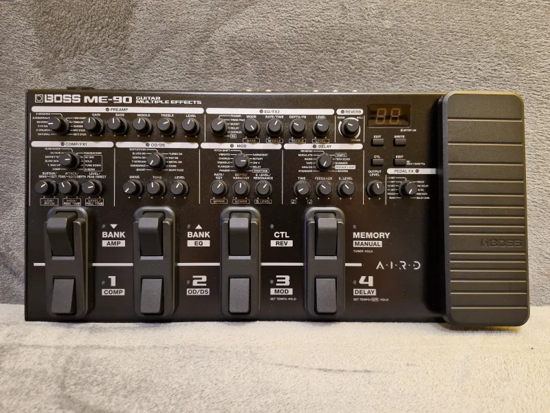 BOSS ME-90 Multieffekt