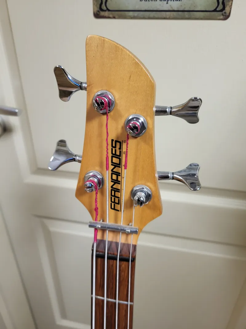 Fernandes  Bajo eléctrico